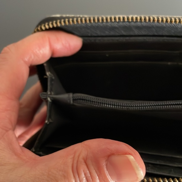 Fossil Leather Wallet - Picture 8 of 8